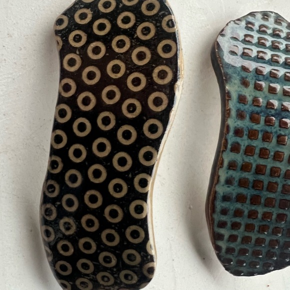 Patterned Ceramic Hair Clips - Picture 2 of 4